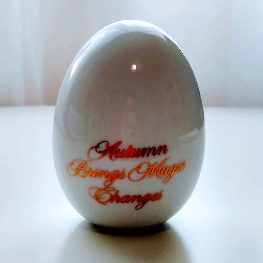 AVON FOUR SEASONS PORCELAIN EGGS - AUTUMN - Picture 3 of 6
